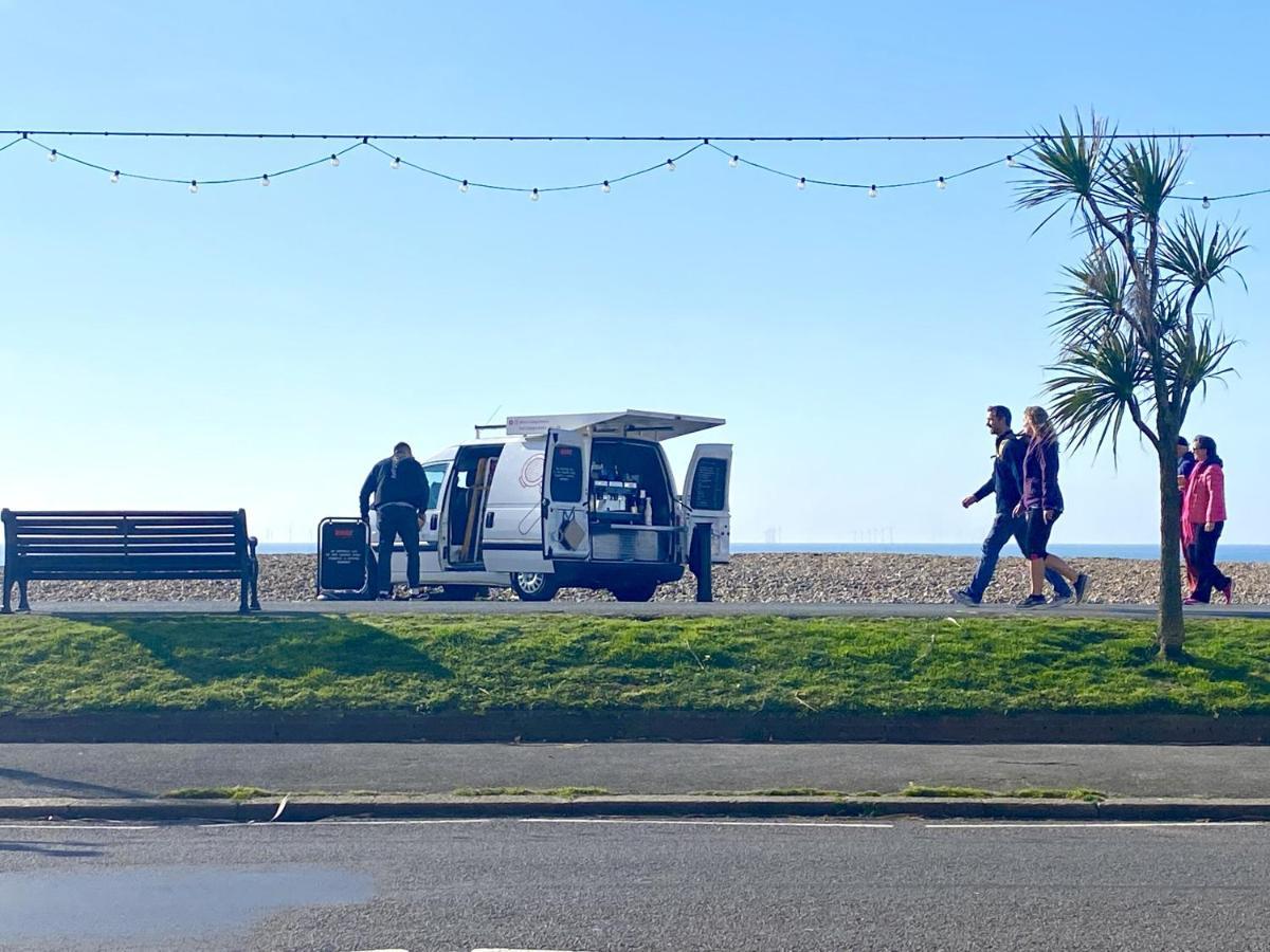 Stunning 2 Bed Apartment Sea Views And Parking Worthing Kültér fotó